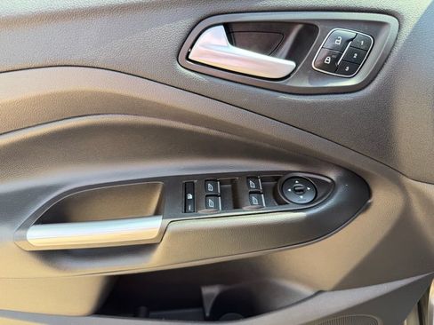 Used 2017 Ford Escape Titanium FWD image 13