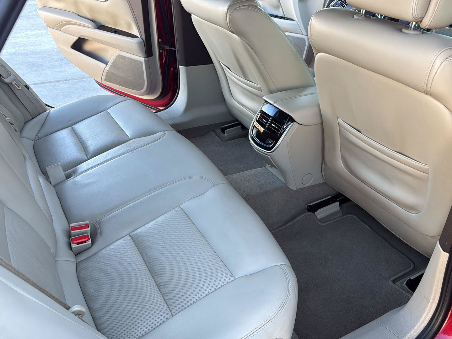 Used 2013 Cadillac XTS Luxury w/ Driver Awareness Package FWD image 21