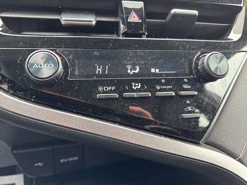 Used 2024 Toyota Camry SE image 16