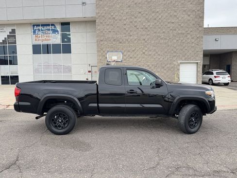 Used 2019 Toyota Tacoma SR w/ SX Package image 5
