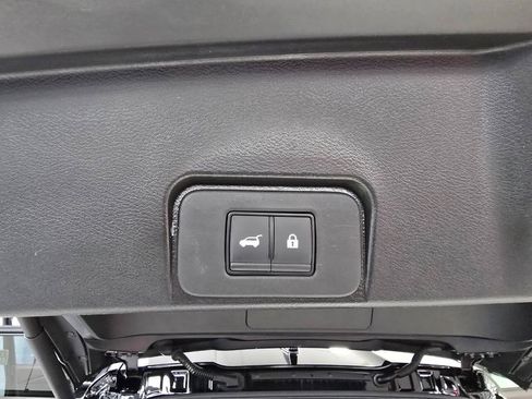 Used 2023 Nissan Rogue SV w/ SV Premium B Package AWD/4WD image 34