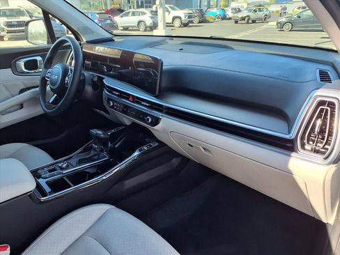 Used 2024 Kia Sorento SX image 18