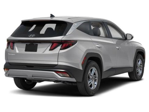 Certified 2025 Hyundai Tucson SE image 5