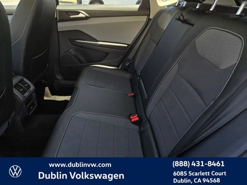 Certified 2023 Volkswagen Taos SE w/ Panoramic Sunroof Package FWD image 11