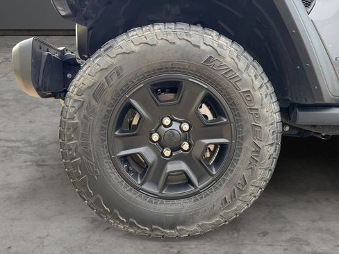 Used 2020 Jeep Gladiator Mojave AWD/4WD image 9