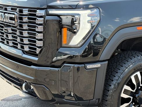 Used 2026 GMC Sierra 2500 Denali Ultimate w/ Max Trailering Package AWD/4WD image 10