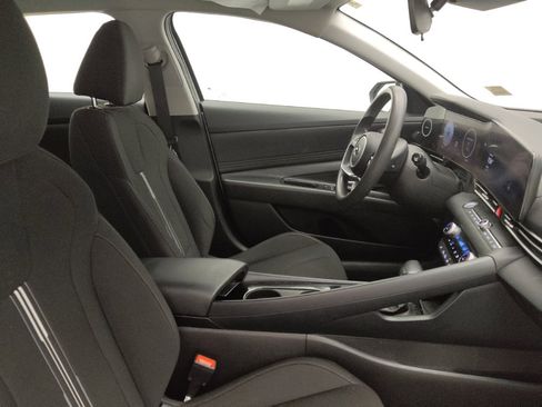 Used 2023 Hyundai Elantra SEL w/ Convenience Package FWD image 21
