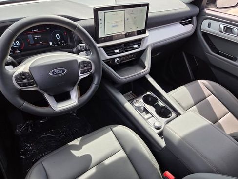 New 2026 Ford Explorer Active image 7