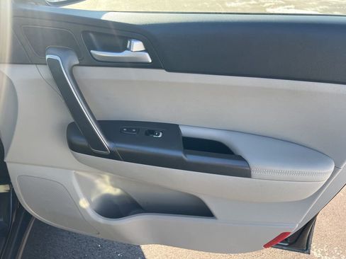 Certified 2022 Kia Sportage LX image 22