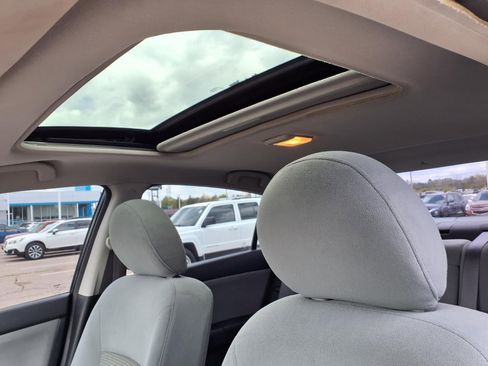 Used 2012 Nissan Sentra 2.0 SR w/ Special Edition Pkg FWD image 18