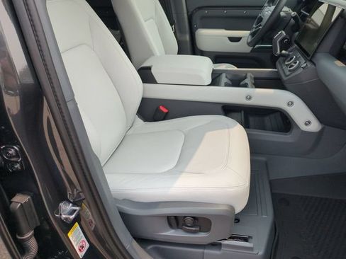 New 2026 Land Rover Defender 110 X-Dynamic SE AWD/4WD image 18