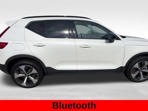Used 2023 Volvo XC40 B5 Ultimate image 7