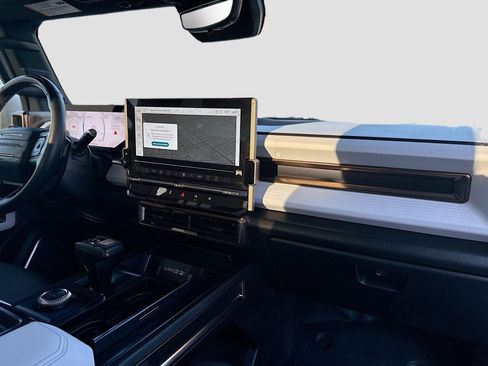 Used 2024 GMC Hummer EV 3X image 33
