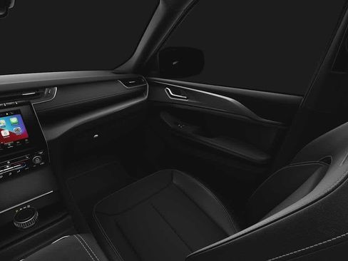 New 2025 Jeep Grand Cherokee Altitude image 7