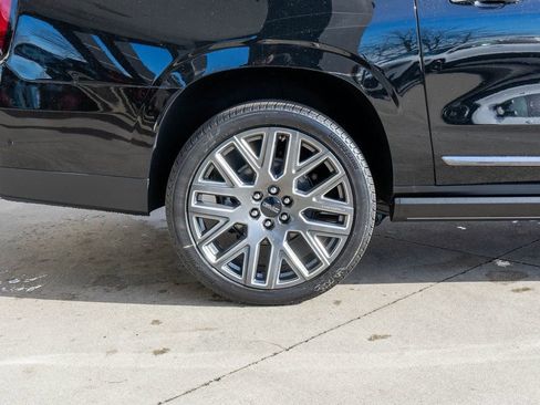 New 2026 GMC Yukon XL Denali Ultimate AWD/4WD image 36