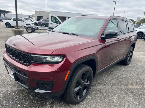 New 2025 Jeep Grand Cherokee L Altitude AWD/4WD image 5