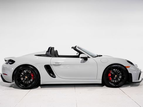 Used 2022 Porsche 718 Boxster Spyder image 2