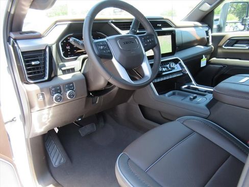 New 2026 GMC Sierra 2500 Denali w/ Denali Reserve Package AWD/4WD image 18