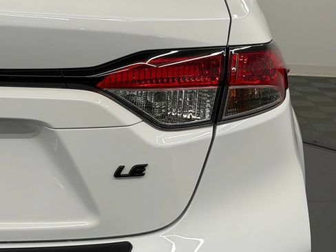 Certified 2025 Toyota Corolla LE FWD image 14