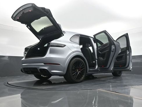 Certified 2021 Porsche Cayenne GTS w/ Premium Package Plus AWD/4WD image 27