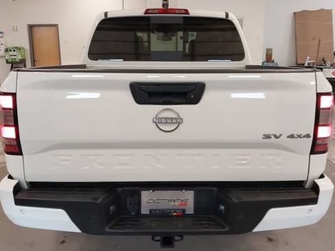 Used 2024 Nissan Frontier SV w/ SV Convenience Package AWD/4WD image 29
