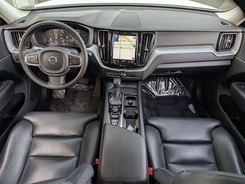 Used 2019 Volvo XC60 T5 Momentum w/ Premium Package image 7