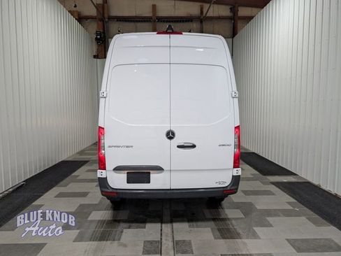 Used 2025 Mercedes-Benz Sprinter 2500 image 3