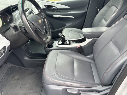 Used 2020 Chevrolet Bolt Premier w/ Infotainment Package image 9