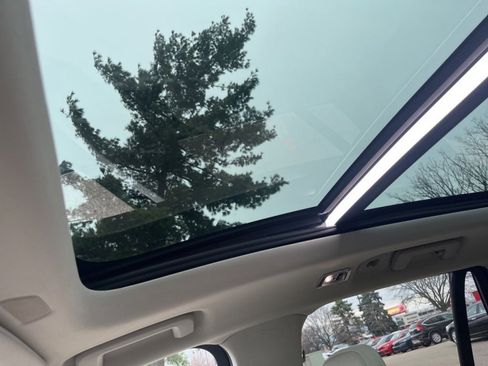 Used 2016 Volvo XC90 T6 Momentum w/ Momentum Plus Package image 20