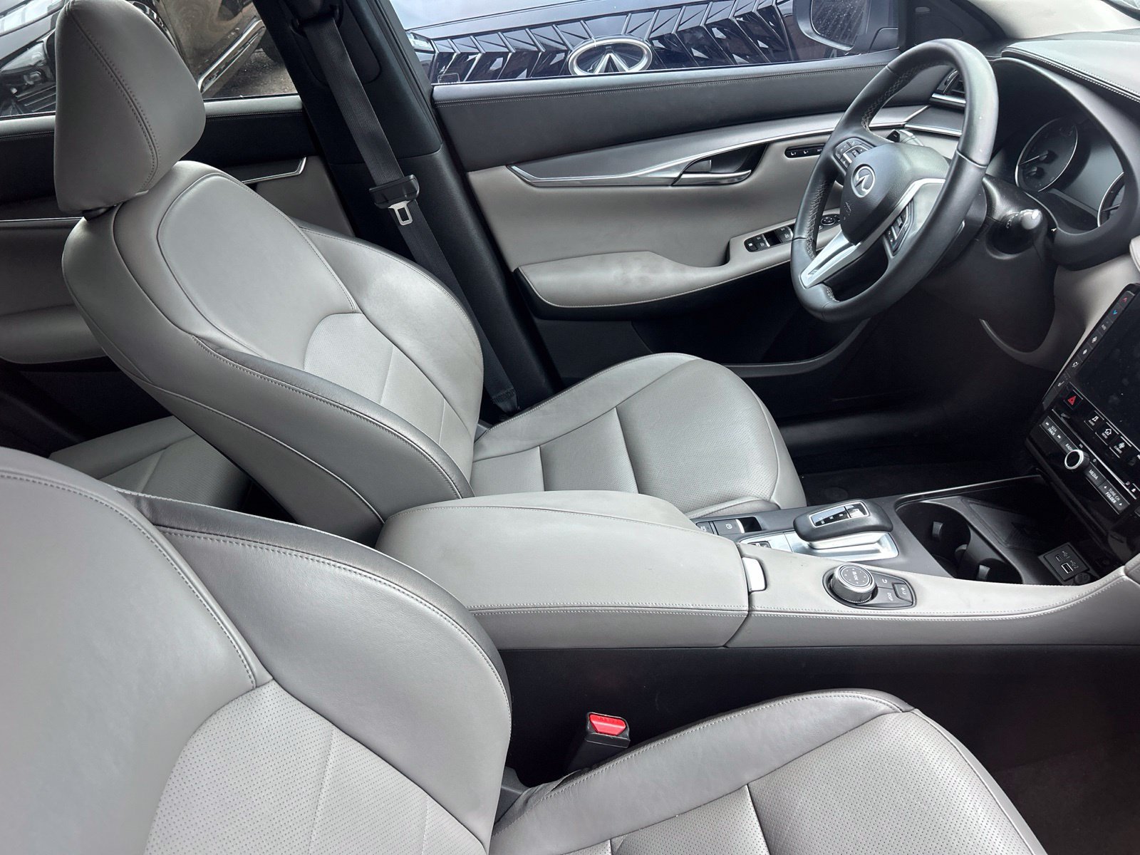 Used 2023 INFINITI QX50 Luxe AWD/4WD image 12