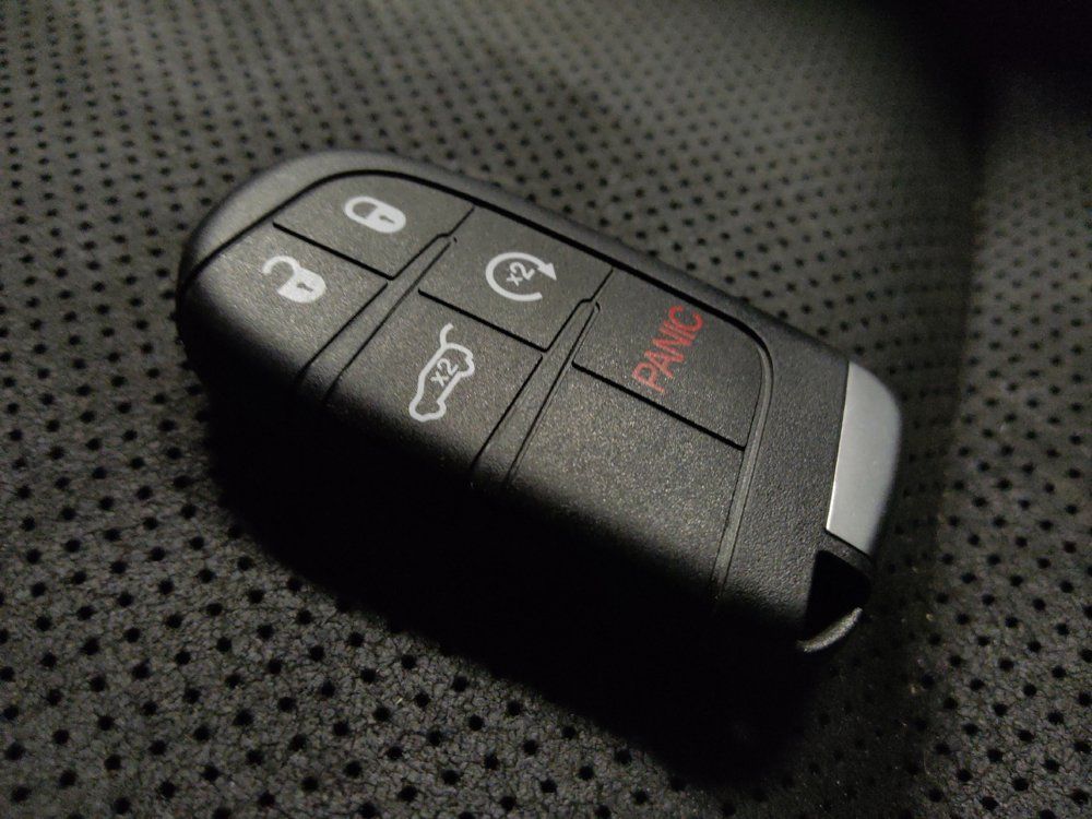 Used 2019 Dodge Durango R/T w/ Technology Group RWD image 32