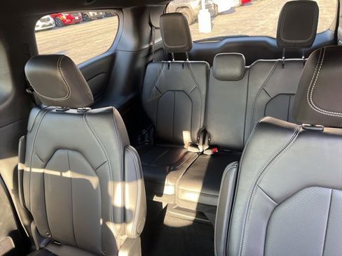 New 2026 Chrysler Pacifica Select image 20