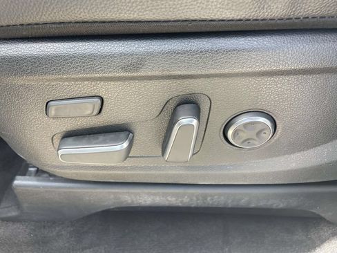 Used 2024 Hyundai Palisade Limited FWD image 18