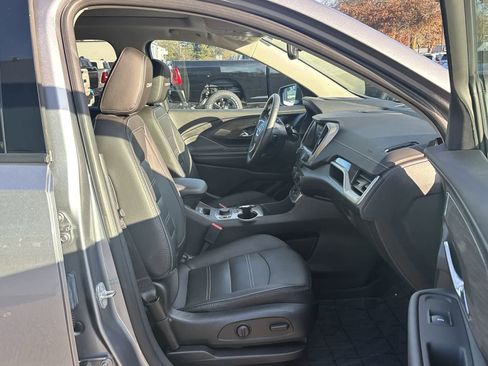 Used 2023 GMC Terrain Denali w/ Denali Premium Package image 9