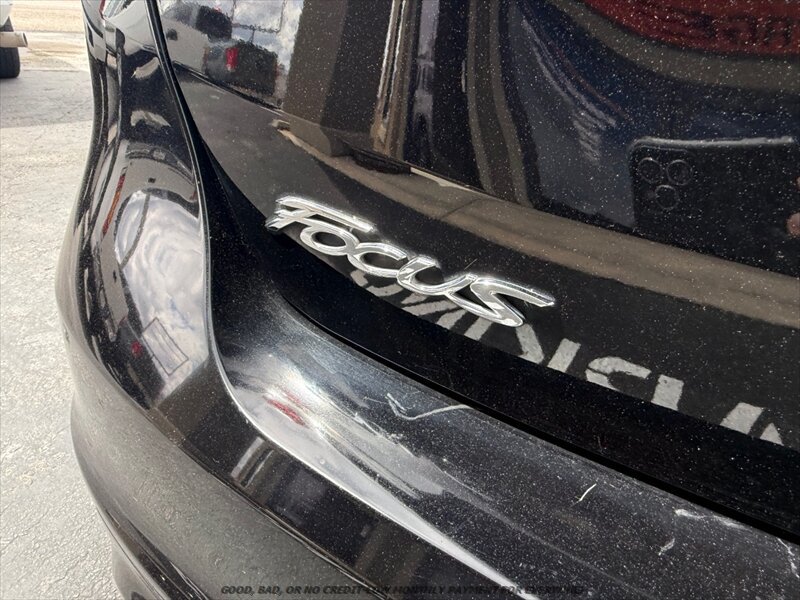 Used 2016 Ford Focus SE w/ SE Sport Package FWD image 28