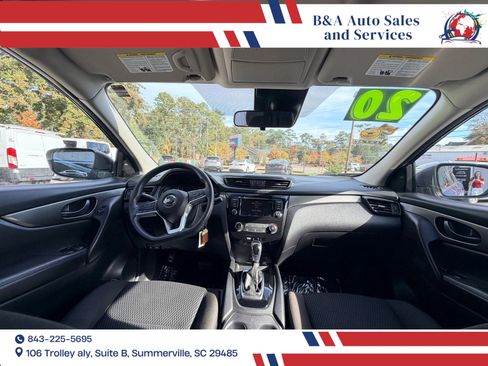 Used 2020 Nissan Rogue Sport S image 12