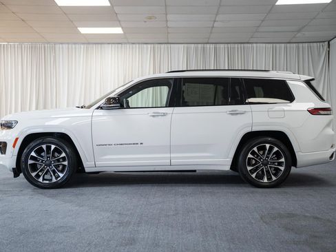 Used 2021 Jeep Grand Cherokee L Overland w/ Advanced Protech Group III AWD/4WD image 5