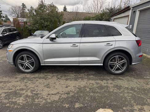 Used 2018 Audi SQ5 Premium Plus w/ Navigation Package image 4