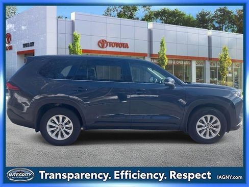 Used 2024 Toyota Grand Highlander XLE image 5