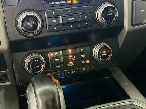 Used 2020 Ford F150 Raptor w/ Equipment Group 802A Luxury AWD/4WD image 17