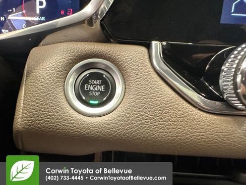 Used 2024 GMC Canyon Denali image 30