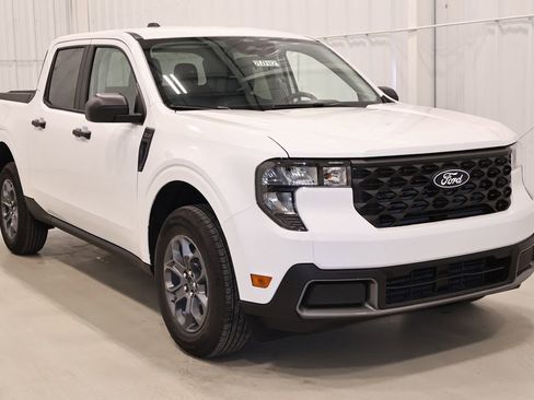 New 2026 Ford Maverick XLT w/ Equipment Group 301A image 3