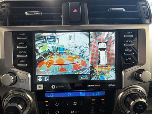 Used 2022 Toyota 4Runner Limited AWD/4WD image 32