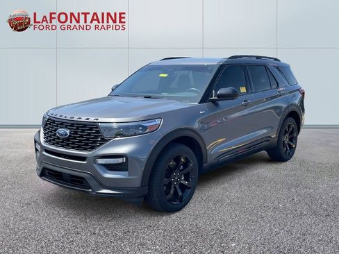 Used 2023 Ford Explorer ST-Line w/ Class IV Trailer Tow Package AWD/4WD image 1
