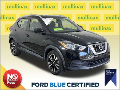 Used 2019 Nissan Kicks SV FWD image 1