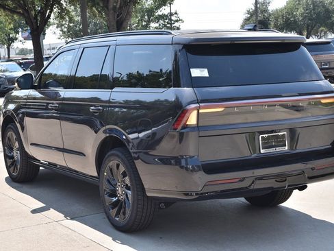 New 2025 Lincoln Navigator Reserve w/ Jet Appearance Package image 9