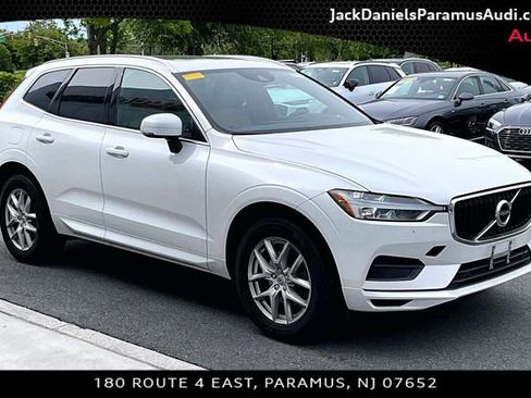 Used 2020 Volvo XC60 T5 Momentum w/ Protection Package Premier AWD/4WD image 9