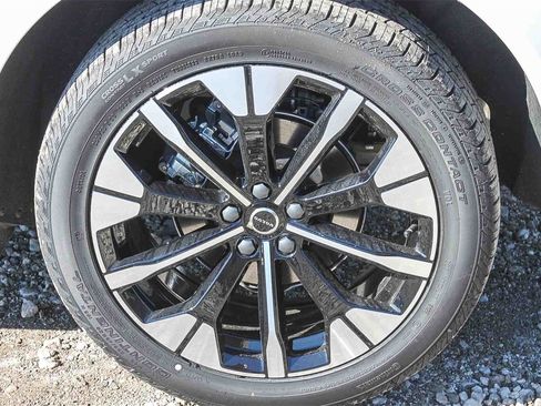 New 2026 Volvo XC60 B5 Plus w/ Protection Package Premier image 9