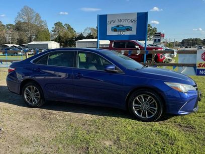 Used 2016 Toyota Camry SE w/ Moonroof Package