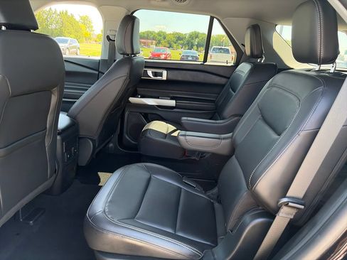 Used 2023 Ford Explorer XLT w/ Equipment Group 202A AWD/4WD image 27